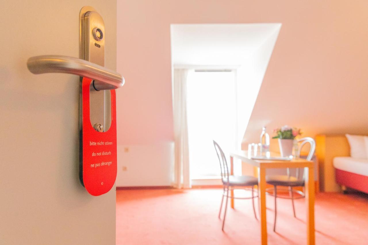 Hotel Centro Fuerth Nuernberg ภายนอก รูปภาพ